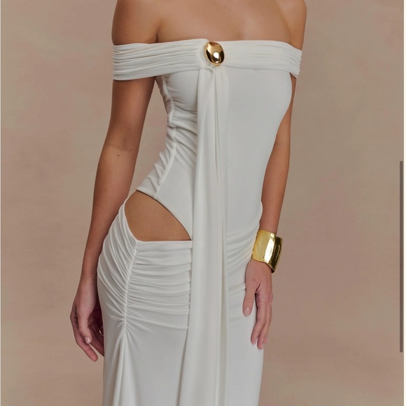 Meshki Off-Shoulder White Maxi Dress - Picture 3 of 6